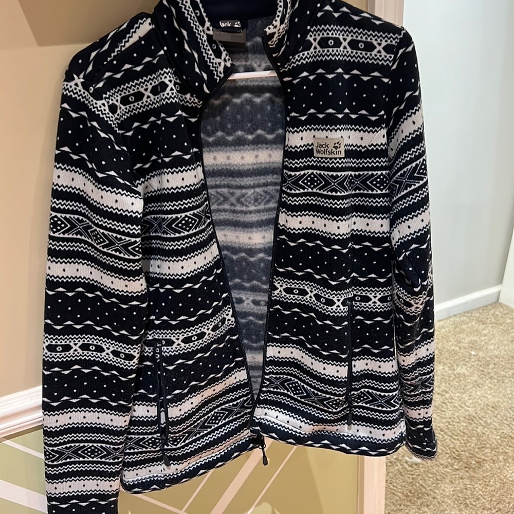Super cute white and blue patterned sweater jacket